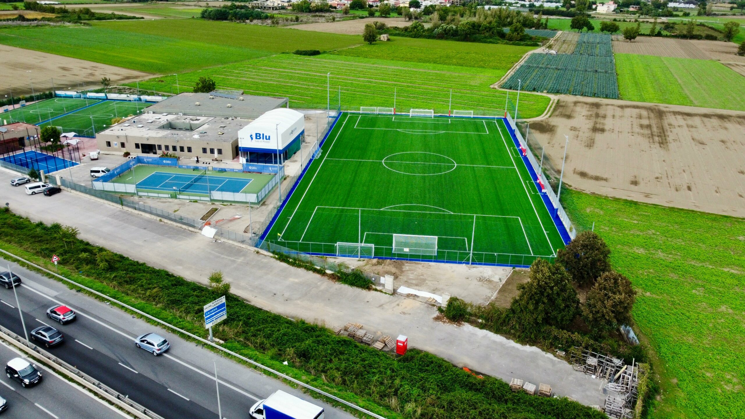 Campo a 11 di calcio prenotabile afragola alphacenter napoli