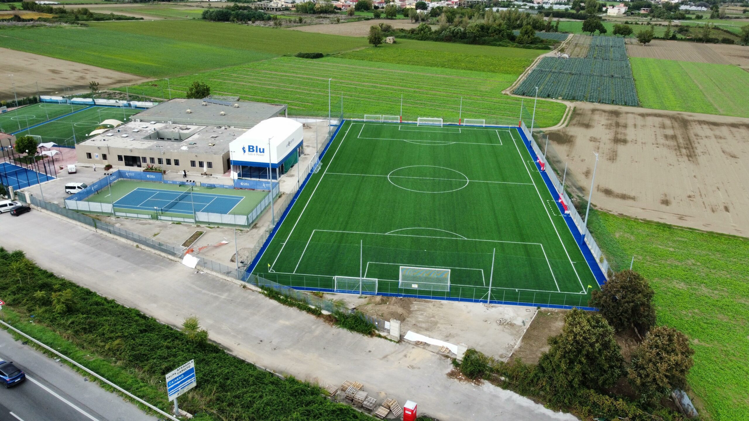 Campo a 11 di calcio prenotabile afragola alphacenter napoli